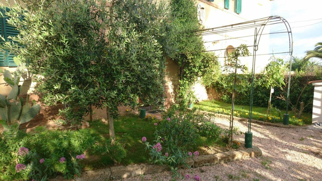 Отель La Stanza Del Podere Isabella Сан-Винченцо Экстерьер фото
